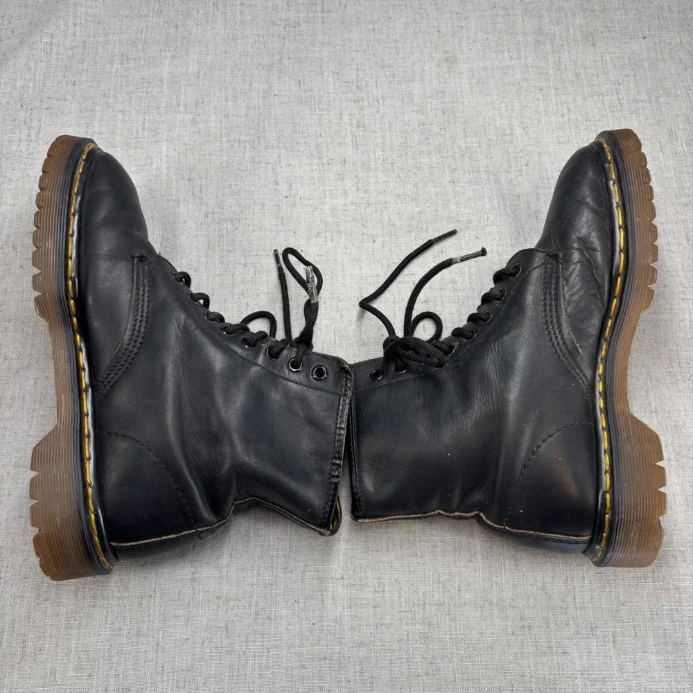 Vintage Dr Martens 1460 Black Leather Combat Boots MIE Mens 7 Womens 8